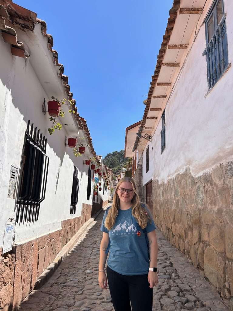 Walking in cusco